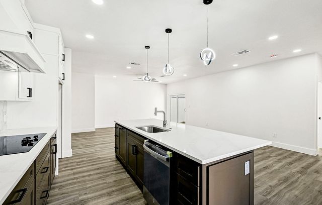 804 Hi CIR W, Horseshoe Bay, TX 78657