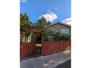 9700 Sw TUALATIN Rd 5, Tualatin, OR 97062