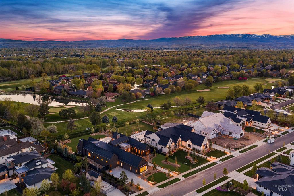 1976 W Oakhampton Drive, Eagle, ID 83616 photo 2