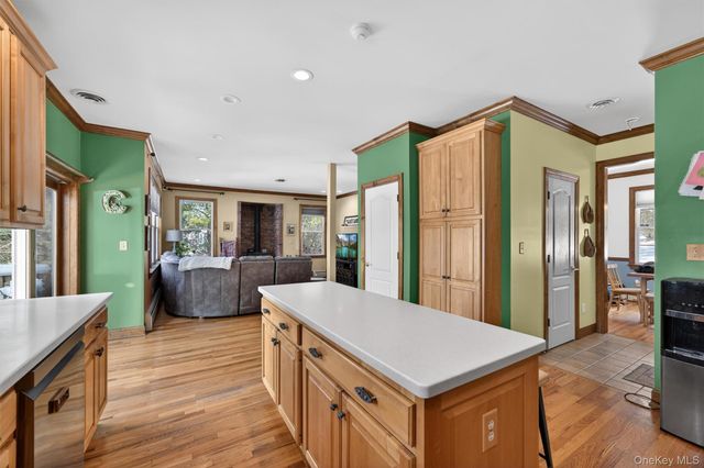 72 Coppergate Lane, Warwick, NY 10990