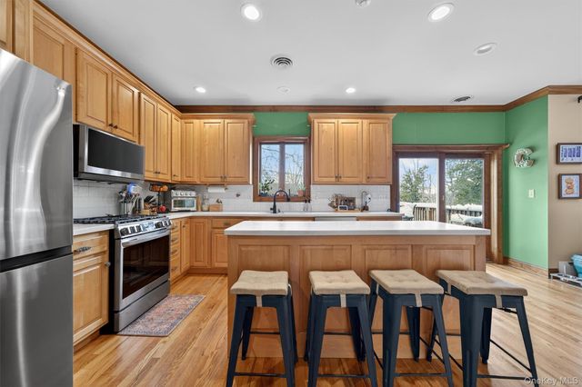 72 Coppergate Lane, Warwick, NY 10990