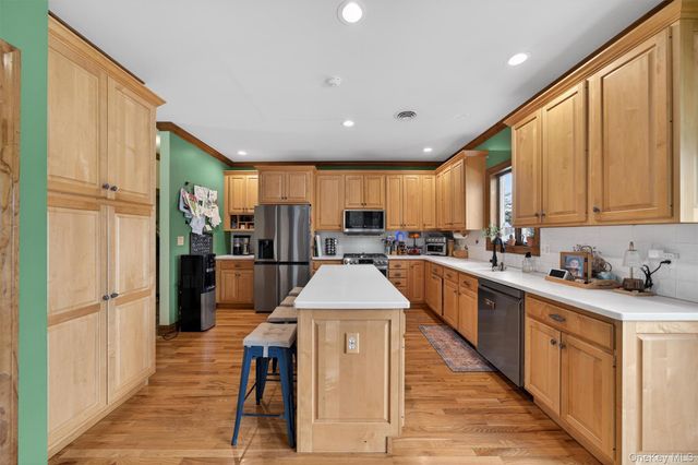 72 Coppergate Lane, Warwick, NY 10990