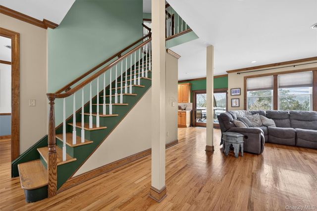 72 Coppergate Lane, Warwick, NY 10990