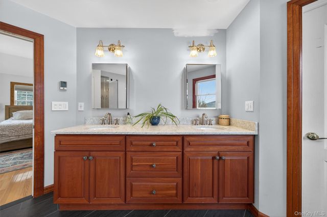 72 Coppergate Lane, Warwick, NY 10990