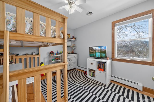 72 Coppergate Lane, Warwick, NY 10990