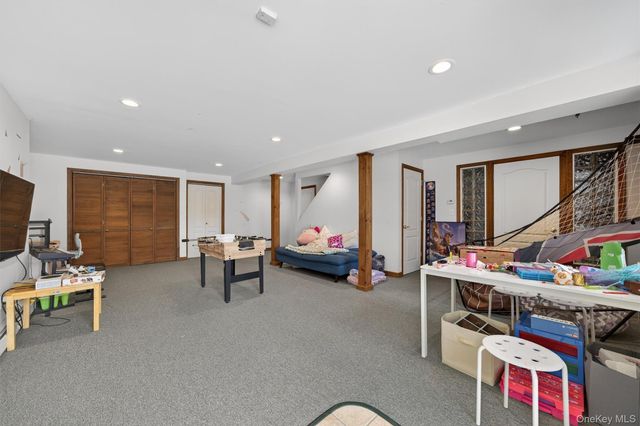 72 Coppergate Lane, Warwick, NY 10990