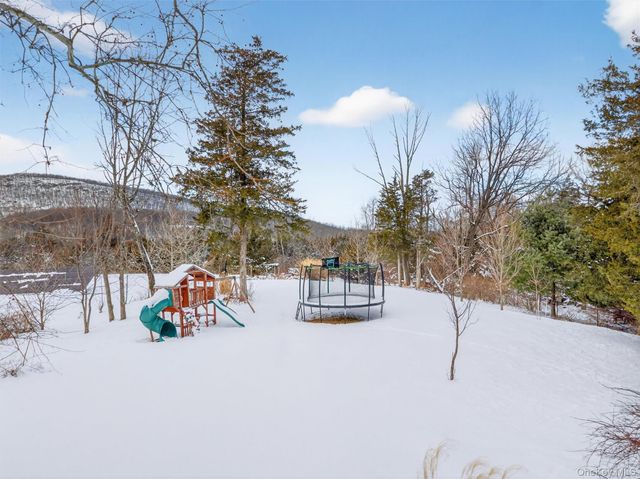 72 Coppergate Lane, Warwick, NY 10990