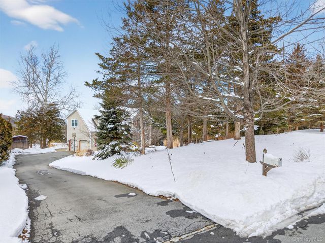 72 Coppergate Lane, Warwick, NY 10990