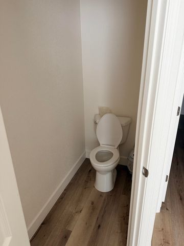 1983 Malvasia Court, Tulare, CA 93274