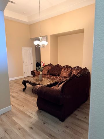 1983 Malvasia Court, Tulare, CA 93274