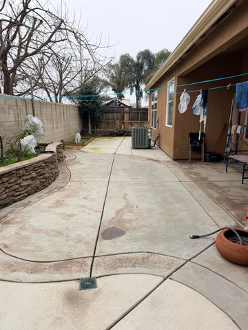 1983 Malvasia Court, Tulare, CA 93274