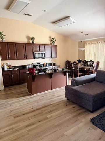 1983 Malvasia Court, Tulare, CA 93274