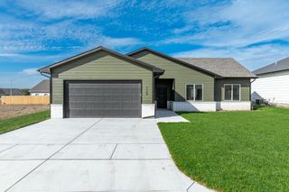 720 E Elmwood St, Park City, KS 67147