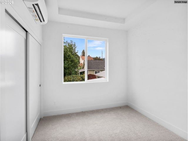 9292 N New York Ave 3, Portland, OR 97203