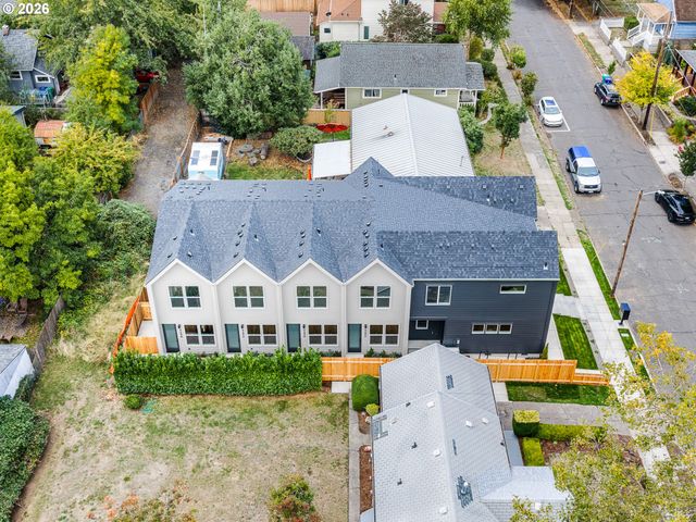 9292 N New York Ave 3, Portland, OR 97203