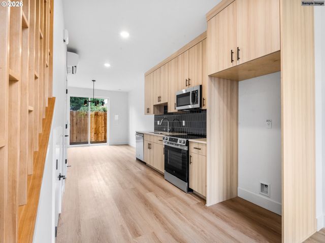 9292 N New York Ave 3, Portland, OR 97203