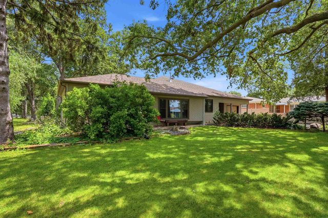 3306 Midway Drive, Waterloo, IA 50701
