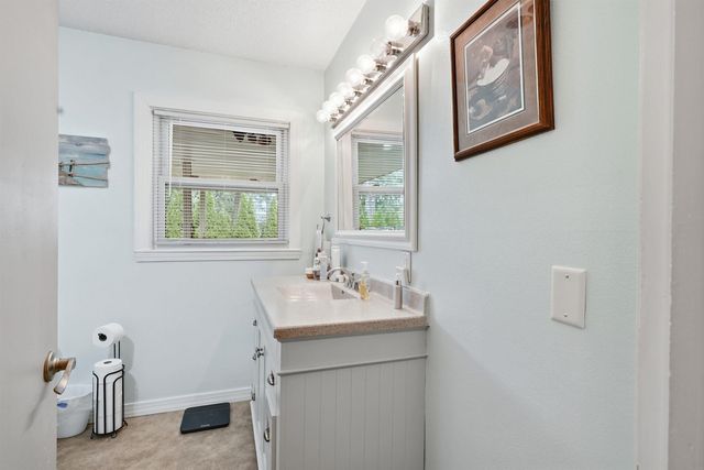 3306 Midway Drive, Waterloo, IA 50701