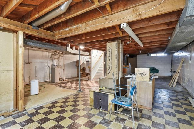3306 Midway Drive, Waterloo, IA 50701