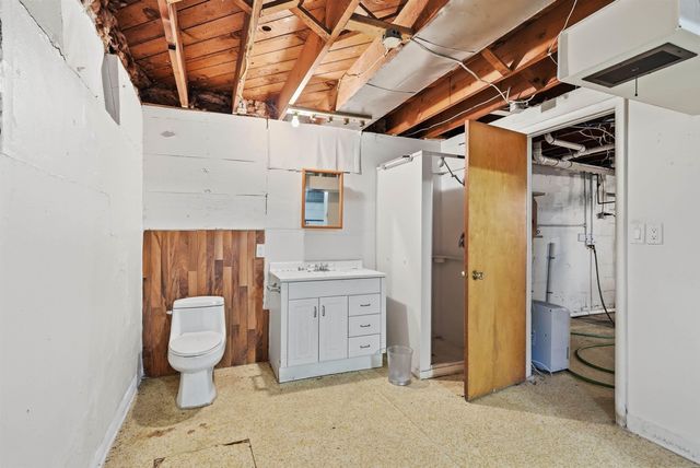 3306 Midway Drive, Waterloo, IA 50701