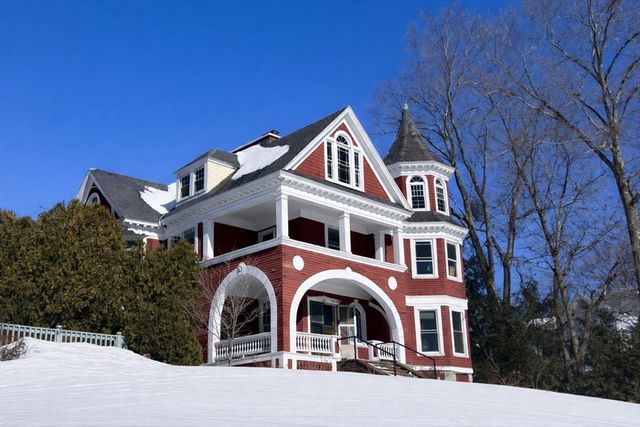 187 Varnum Ave, Lowell, MA 01854