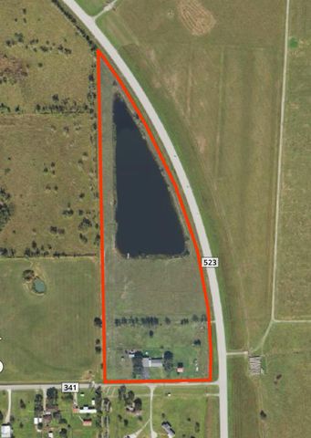 697 E County Road 341, Angleton, TX 77515