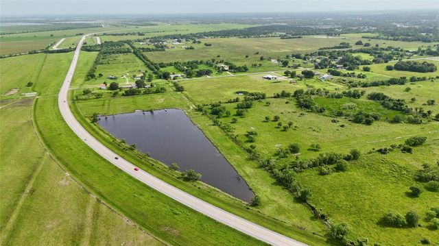 697 E County Road 341, Angleton, TX 77515