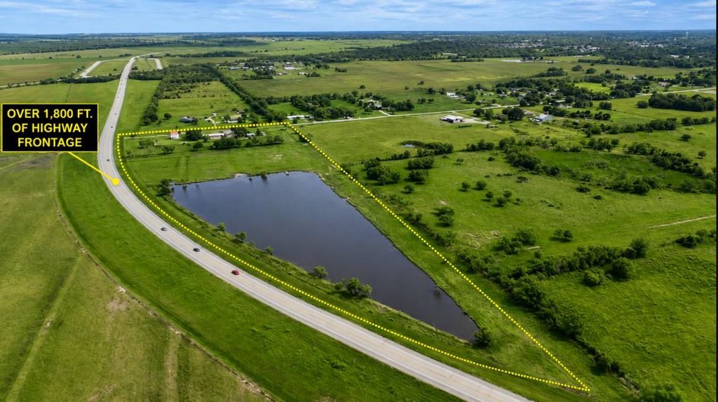 697 E County Road 341, Angleton, TX 77515