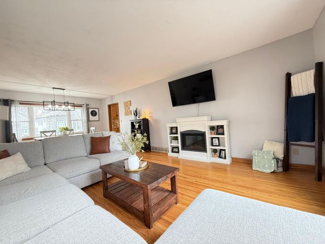 616 Lynn Road SW, Hutchinson, MN 55350