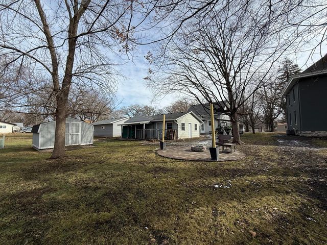 616 Lynn Road SW, Hutchinson, MN 55350