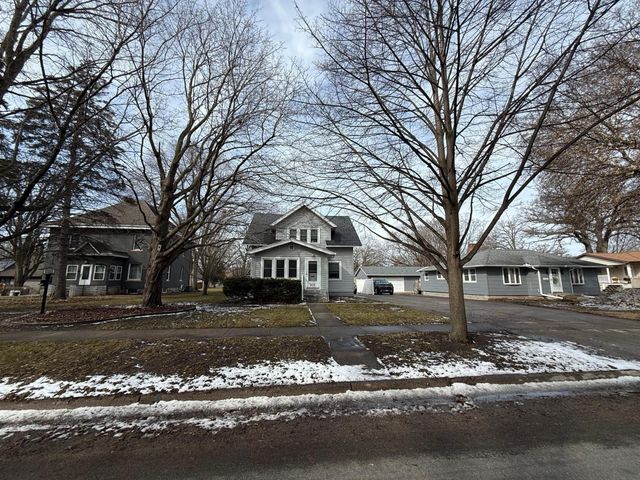 616 Lynn Road SW, Hutchinson, MN 55350