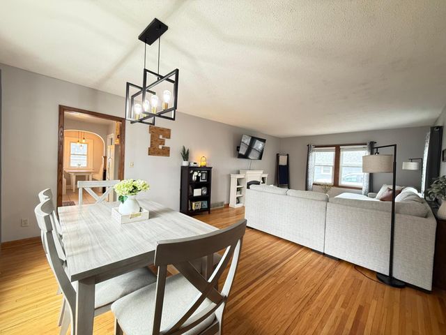 616 Lynn Road SW, Hutchinson, MN 55350