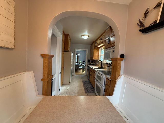 616 Lynn Road SW, Hutchinson, MN 55350