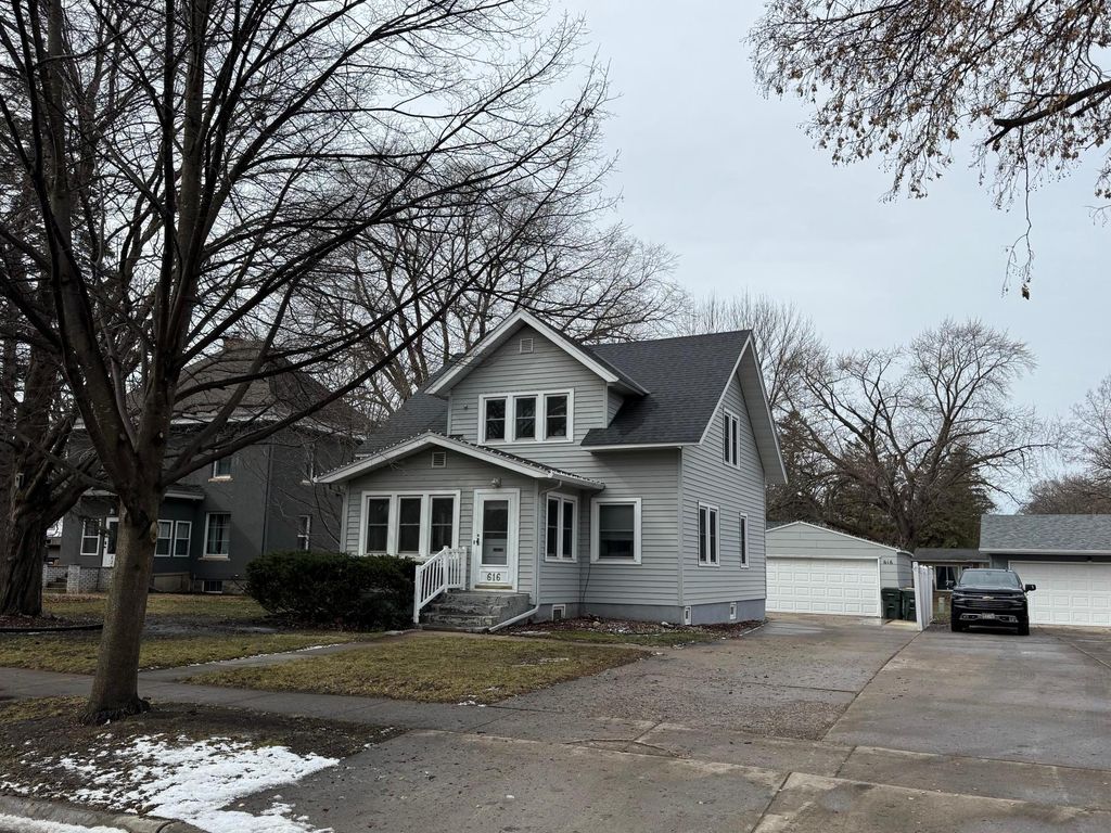 616 Lynn Road SW, Hutchinson, MN 55350