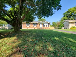 104 Carden St, Hendersonville, TN 37075