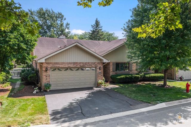 232 Royal Lane 232, Bloomingdale, IL 60108
