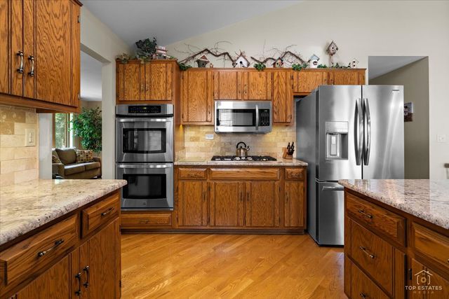 232 Royal Lane 232, Bloomingdale, IL 60108