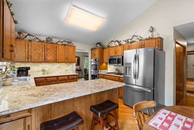 232 Royal Lane 232, Bloomingdale, IL 60108