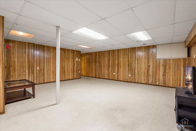 232 Royal Lane 232, Bloomingdale, IL 60108