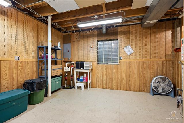 232 Royal Lane 232, Bloomingdale, IL 60108