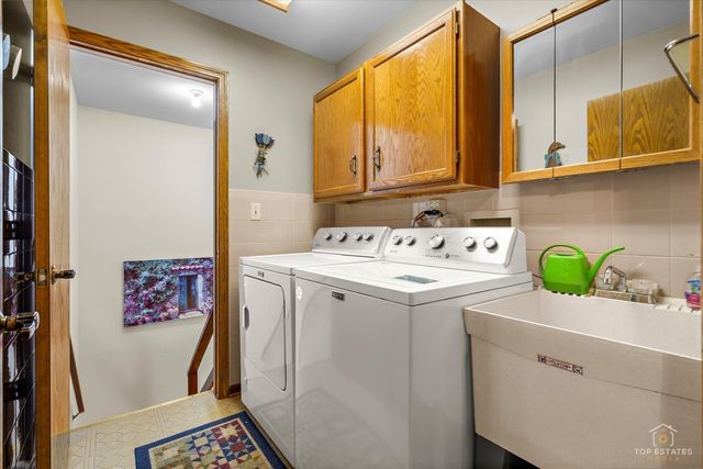 232 Royal Lane 232, Bloomingdale, IL 60108