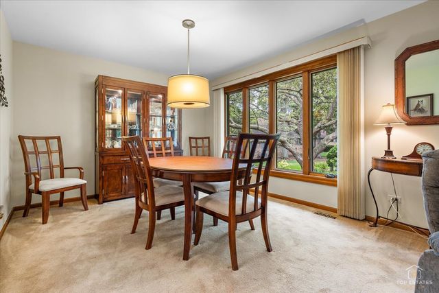 232 Royal Lane 232, Bloomingdale, IL 60108