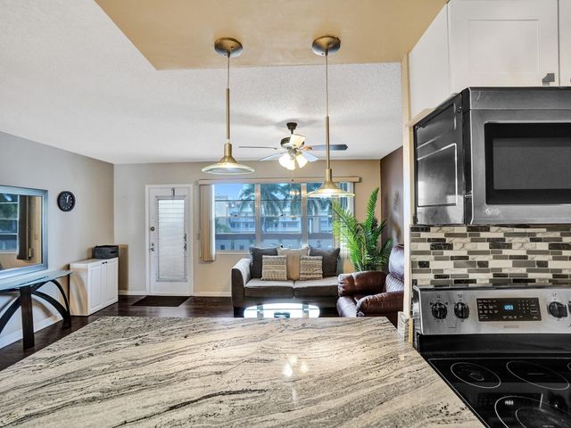 3014 Cornwall A, Boca Raton, FL 33434