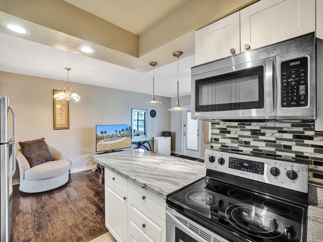 3014 Cornwall A, Boca Raton, FL 33434