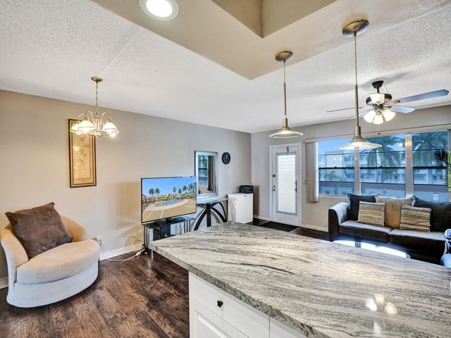 3014 Cornwall A, Boca Raton, FL 33434