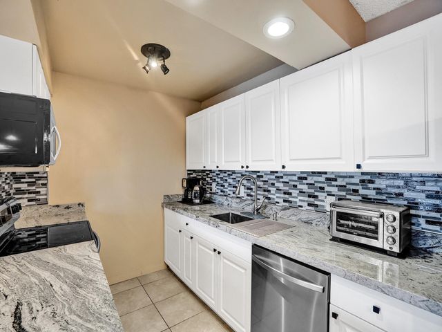 3014 Cornwall A, Boca Raton, FL 33434