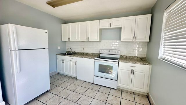601 N K Street 2, Lake Worth Beach, FL 33460