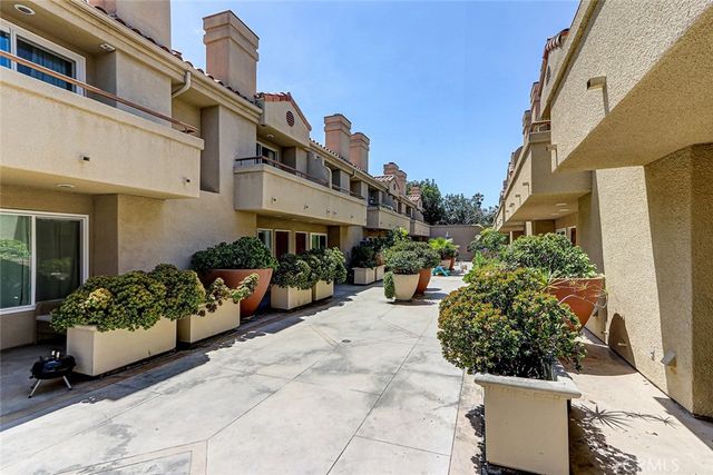 4746 W 173rd J, Lawndale, CA 90260