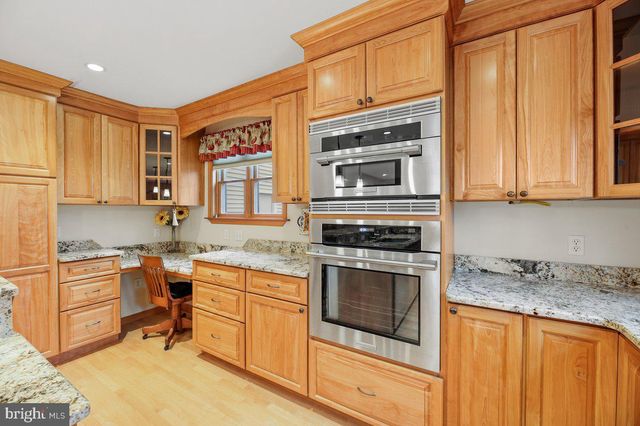 12 WHITE OAK LN, Little Egg Harbor Twp, NJ 08087