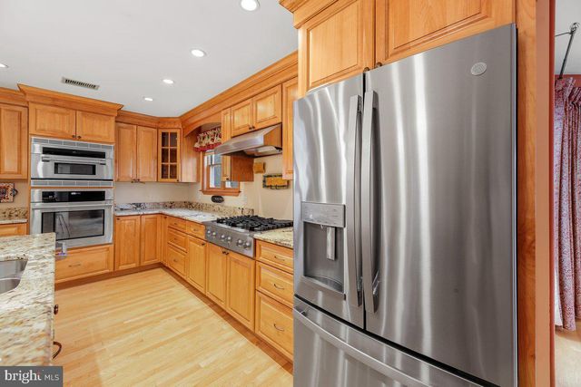 12 WHITE OAK LN, Little Egg Harbor Twp, NJ 08087